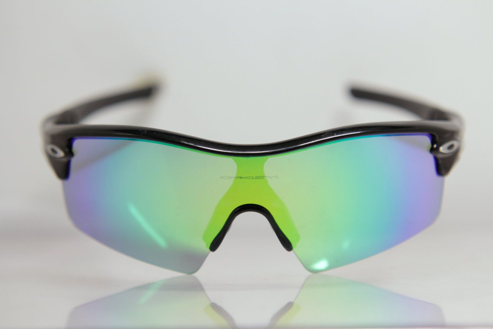 Oakley Iridium vs. Polarized Lenses? Differences Explained