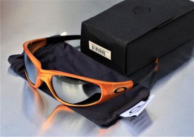 Oakley Straight Jacket Sunglasses | Review & Ultimate Guide
