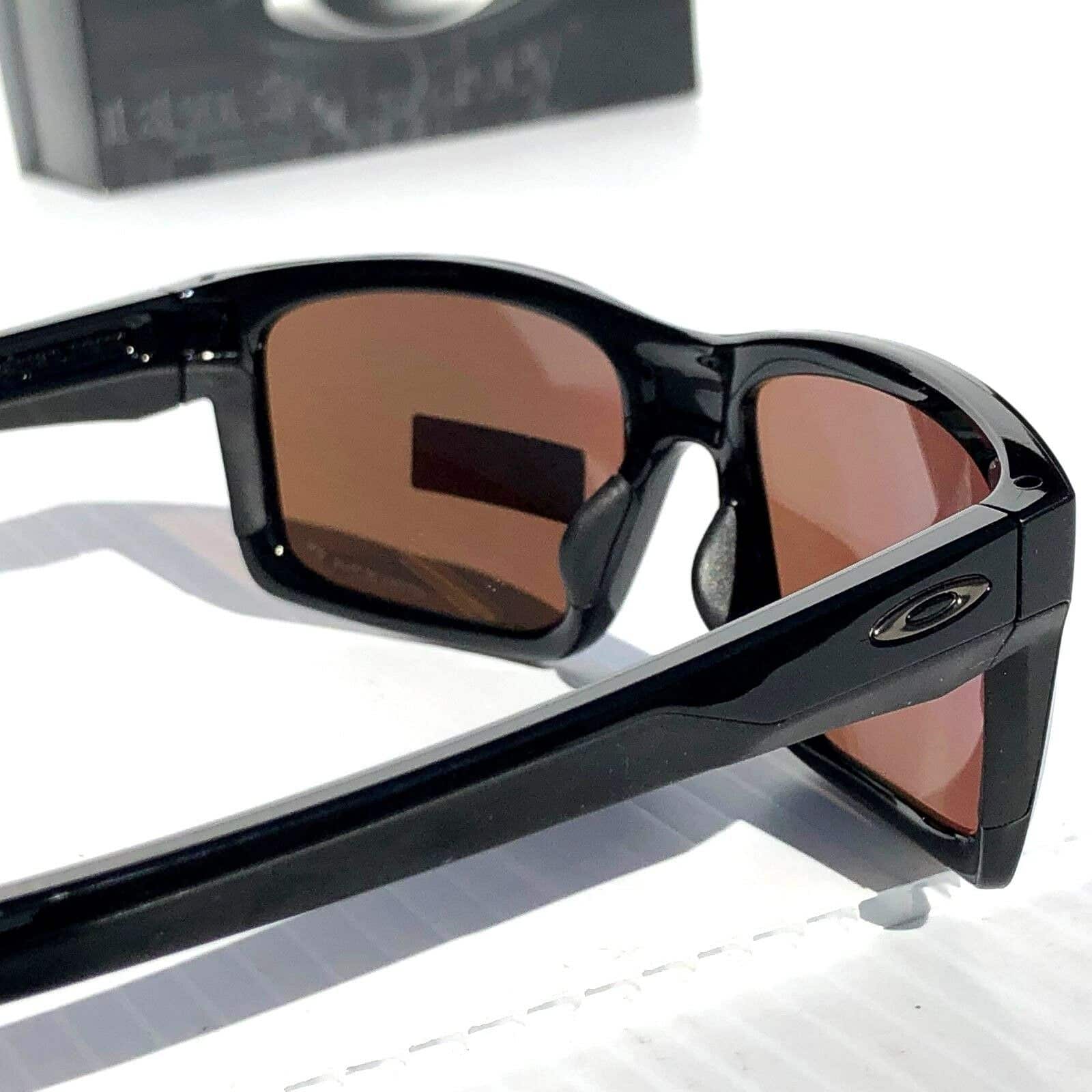 Oakley Mainlink XL Sunglasses | Review & Guide